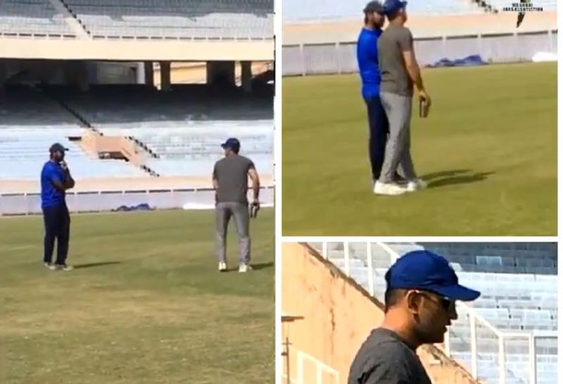 MS Dhoni giving batting tips to young cricketers in ranchi