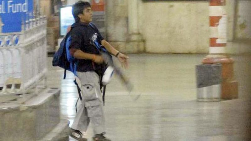 mumbai man who identified ajmal kasab found lying on road