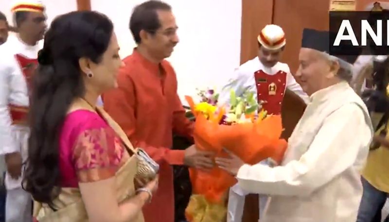 shivsena chief uddhav thackeray met governor Bhagath singh along with his wife