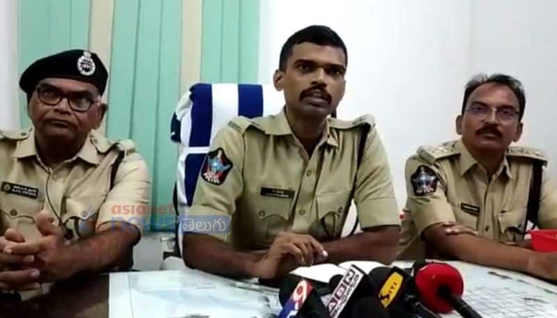 Guntur Additional SP Pressmeet about thrown slipper on Chandrababu bus