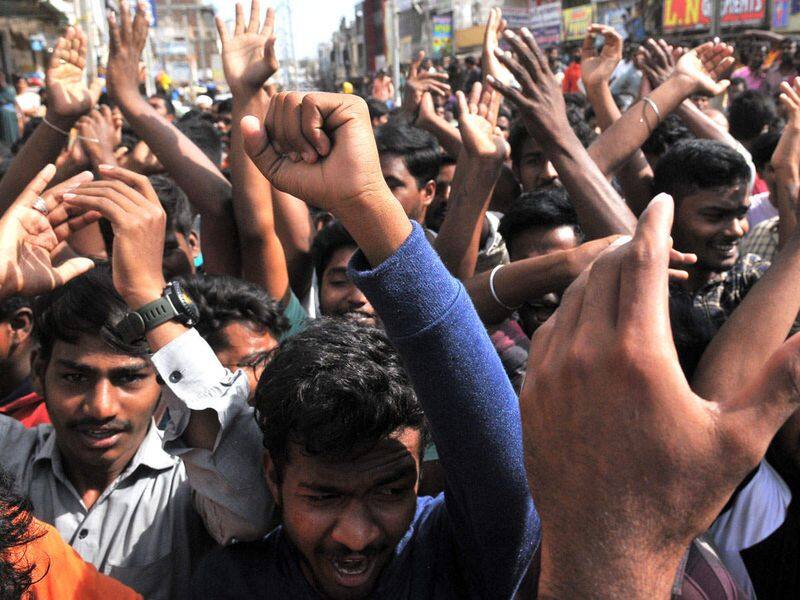 Protest Held at Lakshmeshwar for Driking Water