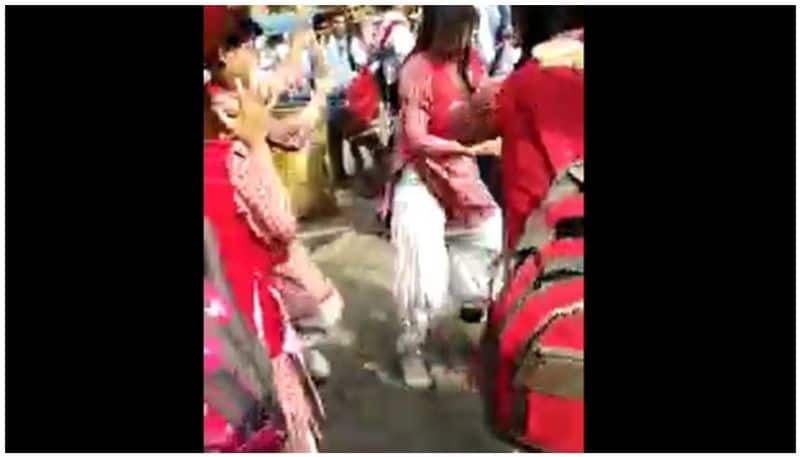 school girls fight each other hardly; video goes viral