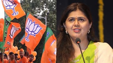 Pankaja Munde's party is not giving up the claim, but BJP flags are missing from the rally