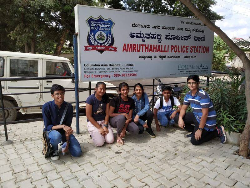 never throw used clothes, students install collection drawers in public places