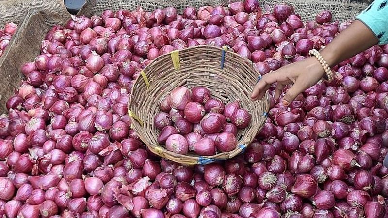 Onion Price Falls In Bengaluru Market