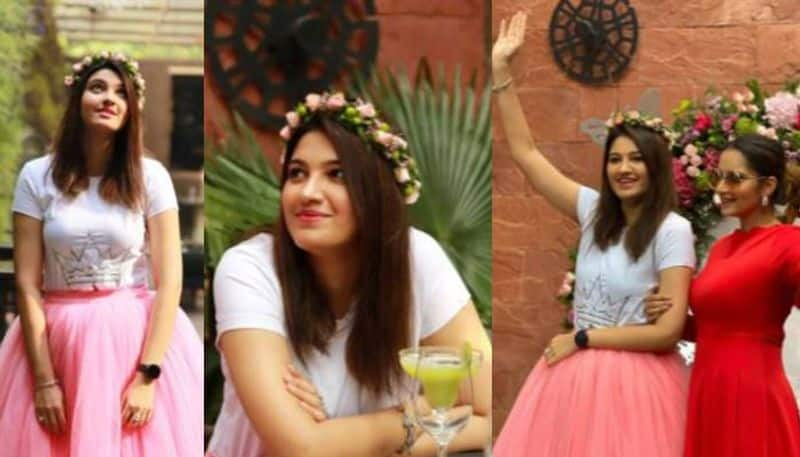 Anam Mirza's Bridal Shower Pictures And Videos With Sister Sania Mirza Light Up Instagram