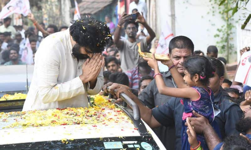 janasena chief pawan kalyan fires on cm jagan at rajamahendravaram tour