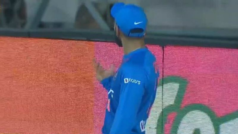 virat kohli unhappy with fans chant sanju instead of rishabh pant during india vs west indies t20