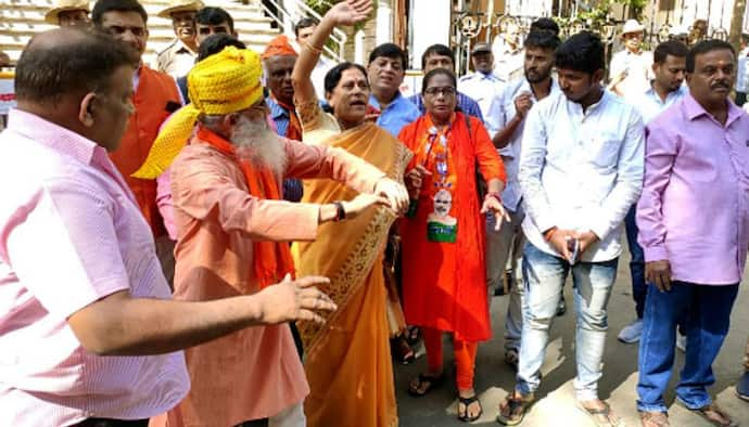 একডজনের শক্ত ভিতে পাকা হল বিজেপি, কংগ্রেসে পদত্যাগের মিছিল