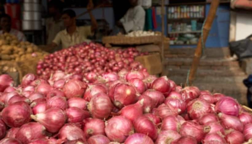 प्याज की तेजी पर लगा ब्रेक, कम हो रही हैं कीमतें कम