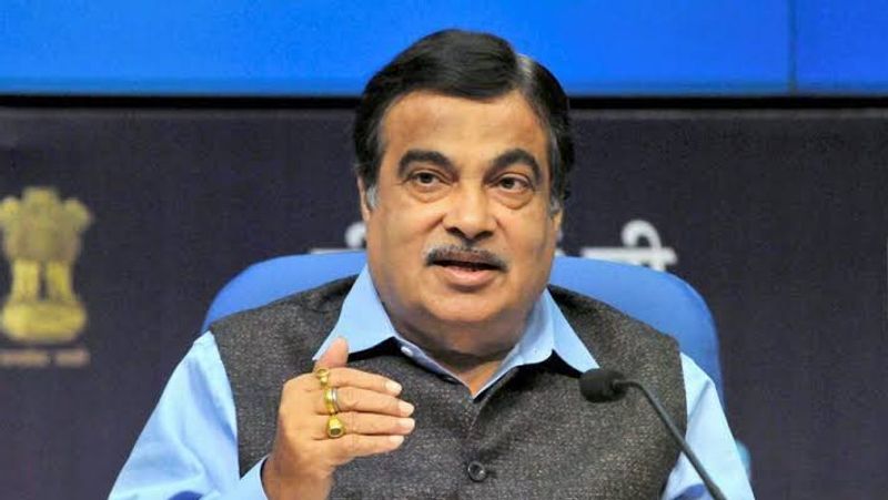 Driver less car will not enter India says nitin gadkari