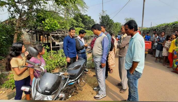 দিনেদুপুরে মাথায় বন্দুক ঠেকিয়ে  লুট  লক্ষাধিক টাকা, চাঞ্চল্য মেদিনীপুরে