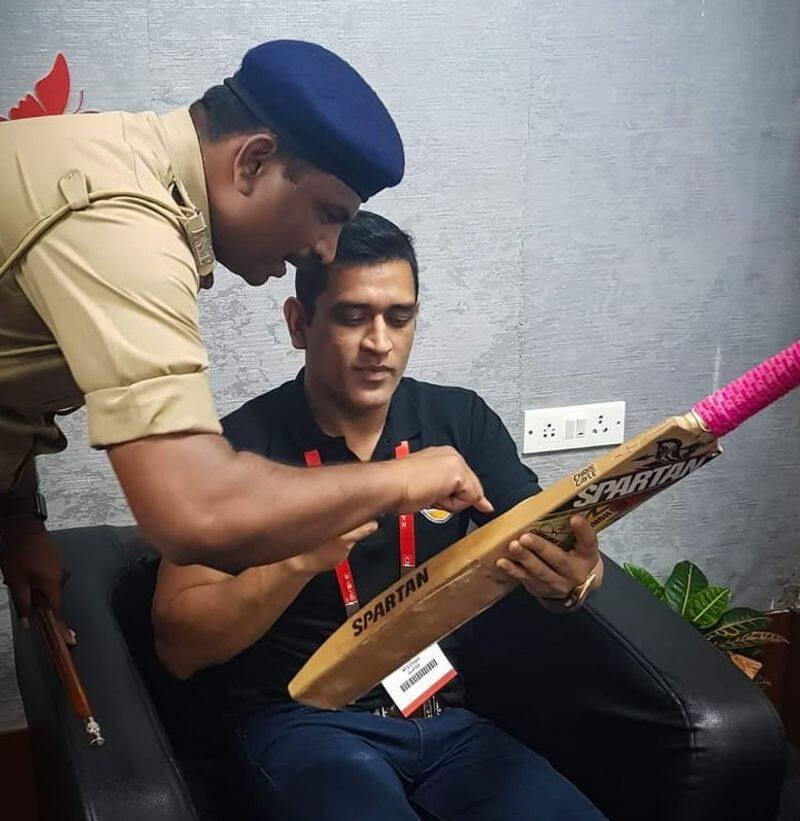 MS Dhoni inaugurated excon exhibition bangalore 2019