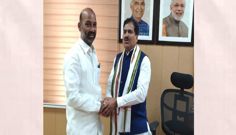 karimnagar  mp bandi sanjay meeting with central minister suresh