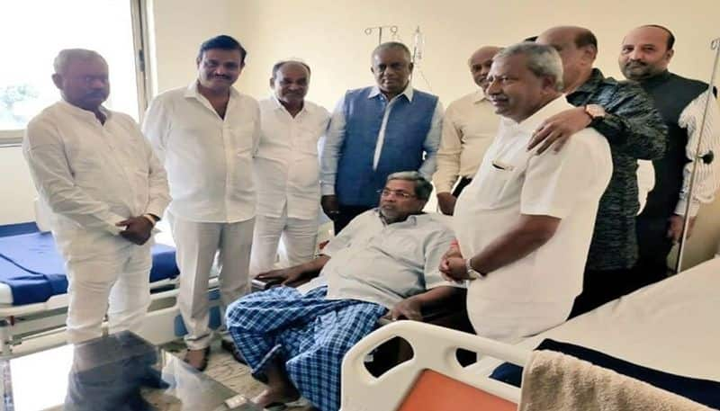 Political Leaders swamiji visits hospital and wished siddaramaiah spreedly recover