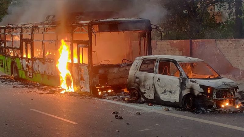 Violent Clashes Erupt In South Delhi Over Citizenship Law