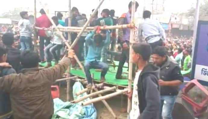 ক্য়াব-এর প্রতিবাদ মিছিল থেকে তৃণমূলের  মঞ্চে হামলা, হতবাক  শাসক দল