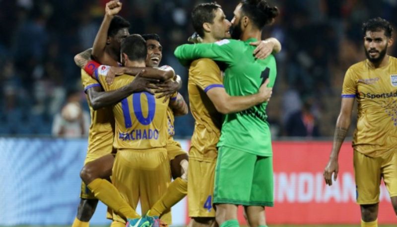 ISL Football Borges Scores Late goal to Give Mumbai 3-2 Win Over Bengaluru