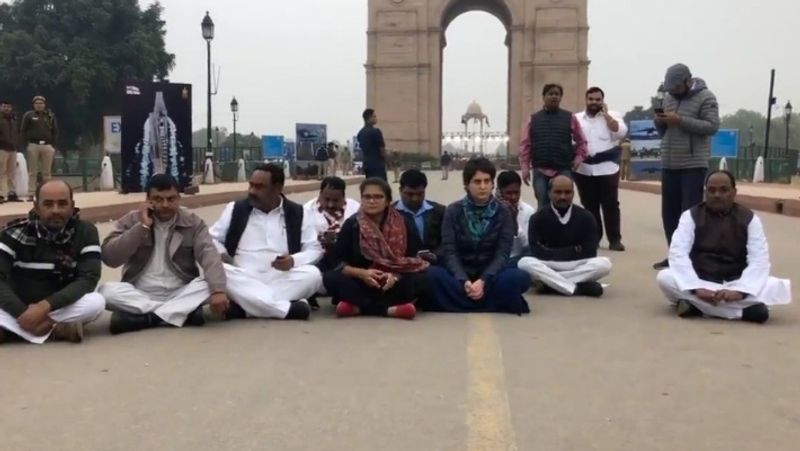 priyanka gandhi protest at india gate over citizenship amendment act