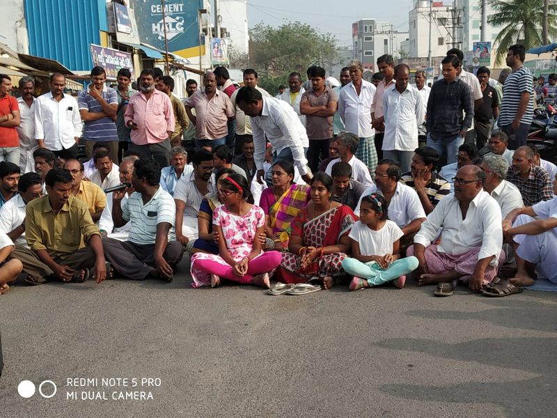 Amaravathi farmers protest against three capitals idea:29 village farmers conducts bandh