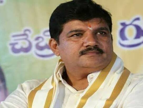 Vijayasai Reddy will give Rs 25 crore if Chandrababu Naidu's name is mentioned - Former MLA Dhulipalla Narendrakumar..ISR