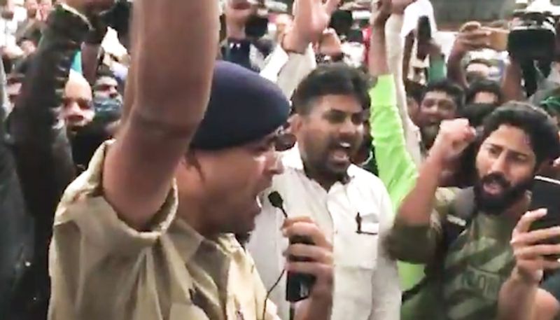 DCP Chetan Singh Rathore Sings National Anthem To Disperse CAA protesters In Bengaluru