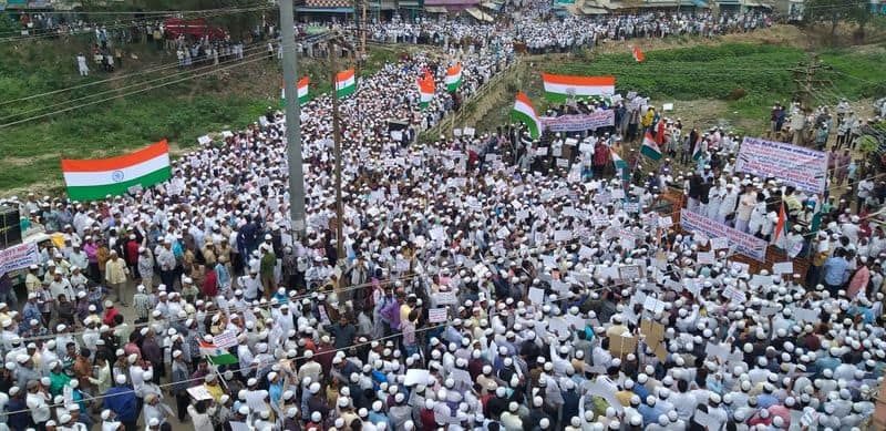 protest against Central government in vellore