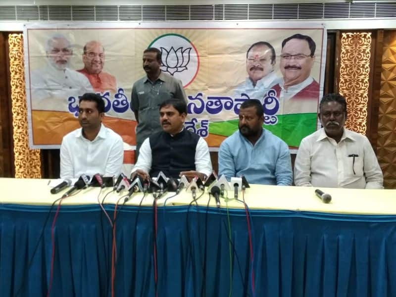 bjp leader vishnu vardhan reddy fires on  CM YS jagan