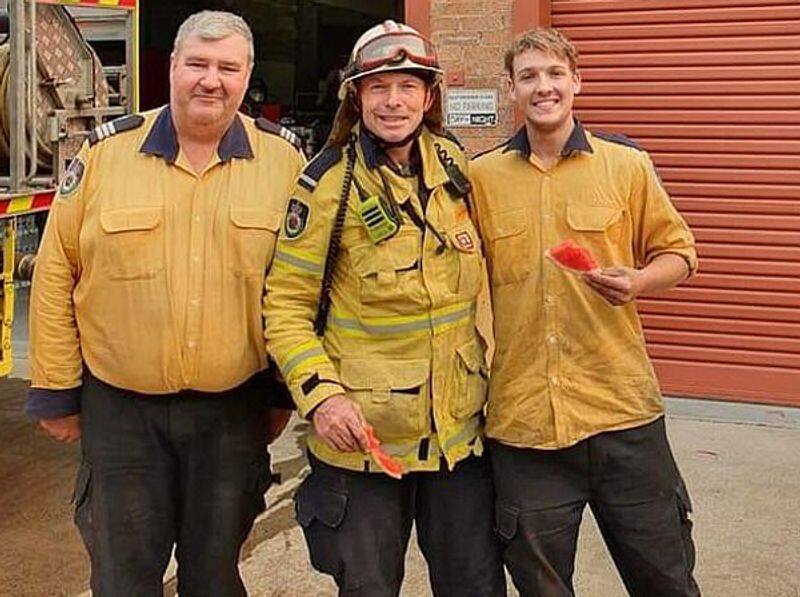 Former Prime Minister Of Australia Tony Abbott puts on his uniform and fights fires south of Sydney