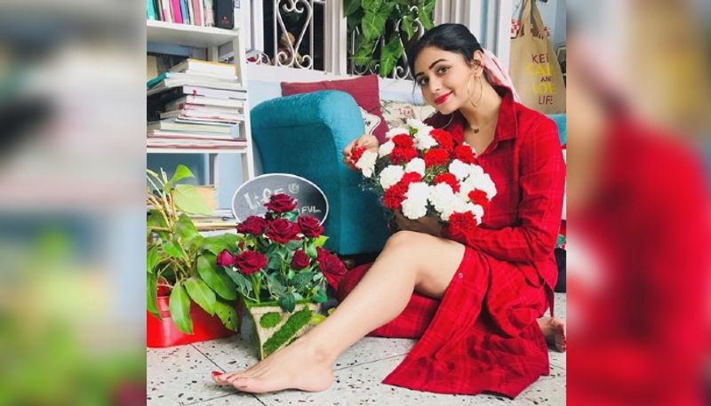 <p>Tollywood actress Ritabhari Chakraborty's post mesmerized everyone on social media. Ritabhari shared a photo of a photoshoot that went viral on social media. The actress was caught flaunting her red dress on the camera. She was dressed in a red gown.<br />
</p>
<p>Tollywood actress Ritabhari Chakraborty's post mesmerized everyone on social media. Ritabhari shared a photo of a photoshoot that went viral on social media. The actress was caught flaunting her red dress on the camera. She was dressed in a red gown.<br />
</p>