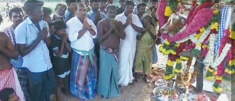 jallikattu bull died - village people's final respect that bull at Madurai