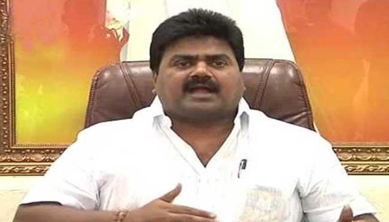 tdp leder kuna ravi comments on cm jagan's three capitals announcement