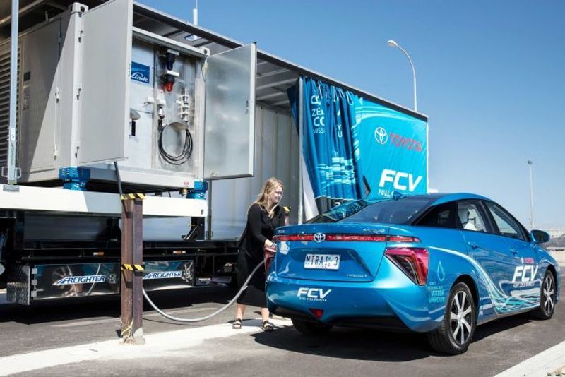 EVs hydrogen fuel cells powered Vehicles emerge as future choice of India  says KPIT Chairman