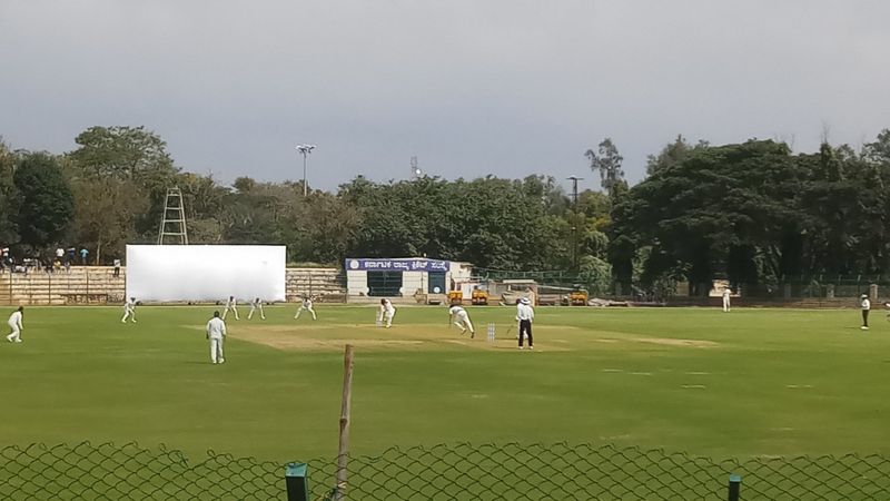 Ranji Trophy Mumbai set Target For Karnataka 126 runs