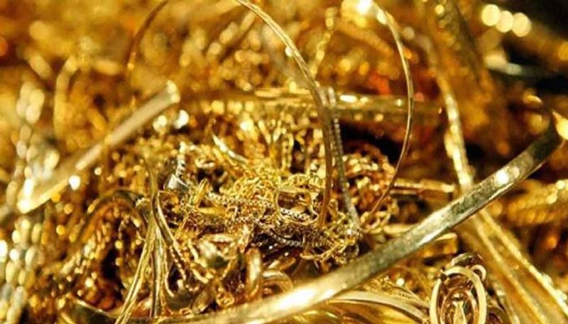 man returns gold worth rupees 8 lakh to its owner in mangalore