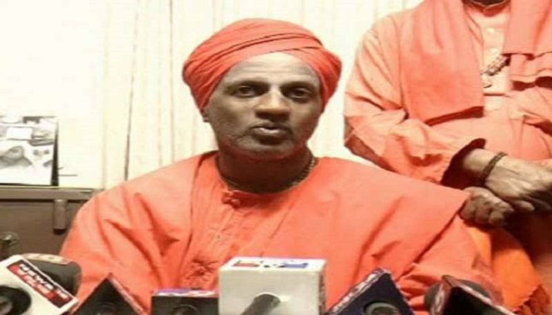 everyone fallow the Hijab court verdict Says Tumakuru siddalinga swamiji