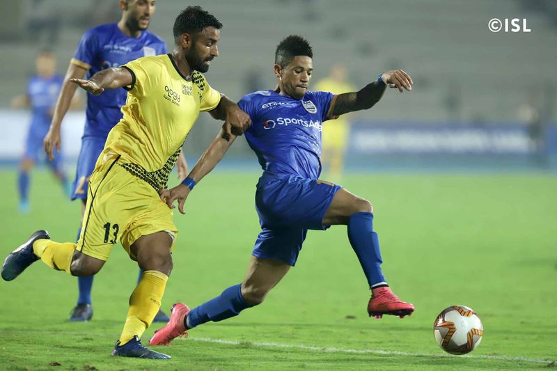 ISL 2019 Mumbai city fc beat Hyderabad fc by 2-1 goals