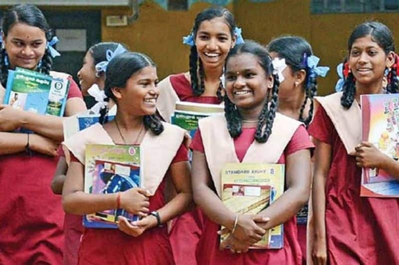 Mannarkudi government girls higher secondary school 11 students test covid positive