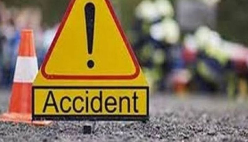 tourist bus accident in mandya 12 injured