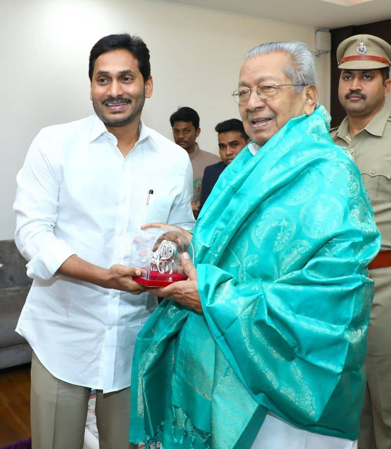 AP CM YS Jagan Meets Governor Biswa Bhushan  Harichandan