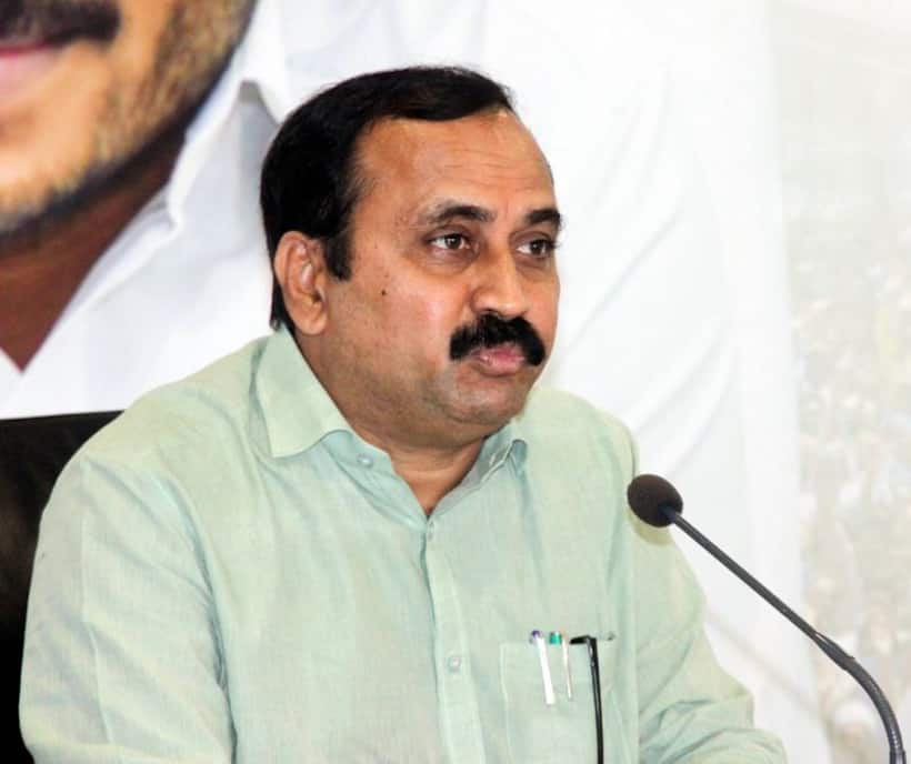  కాంగ్రెస్‌లోకి వైఎస్ఆర్‌సీపీ ఎమ్మెల్యే: వై.ఎస్. షర్మిల వెంట ఆళ్ల రామకృష్ణా రెడ్డి