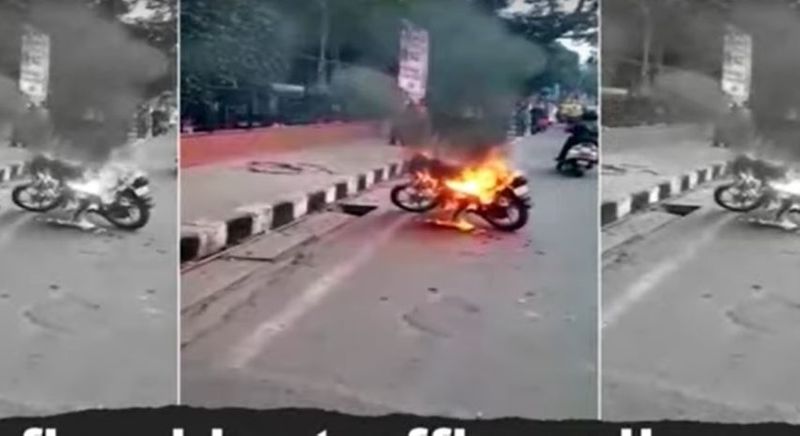 Delhi man set fire on his bike after fined police for traffic violation