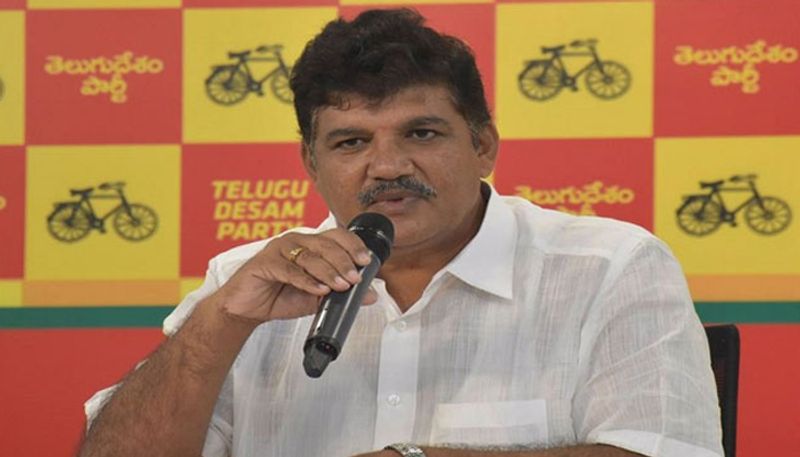 tdp senior leader dhulipalla narendra counter attack on ysrcp over insider trading