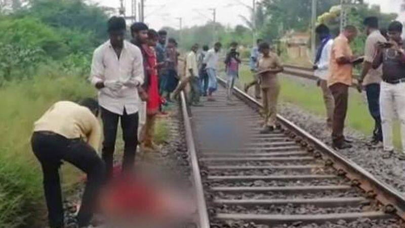 love couple suicide in train