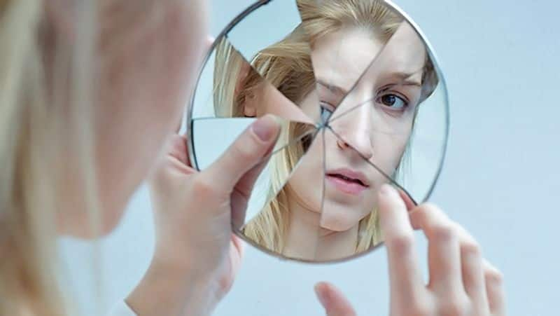 know why you should never keep broken mirror in your house as per vastu in tamil mks