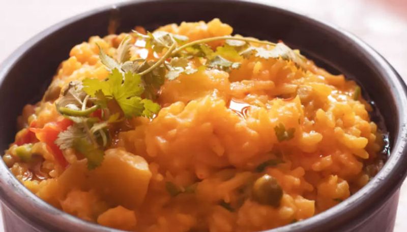 Makar Sankranti Know Why Eat Khichdi Is Auspicious On This Day roo