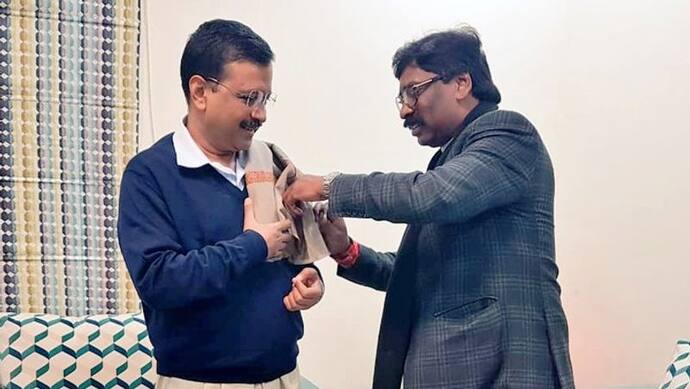 अरविंद केजरीवाल से मिले हेमंत सोरेन, कहा, दिल्ली सरकार की शिक्षा में पहल झारखंड के लिए है प्रेरणा