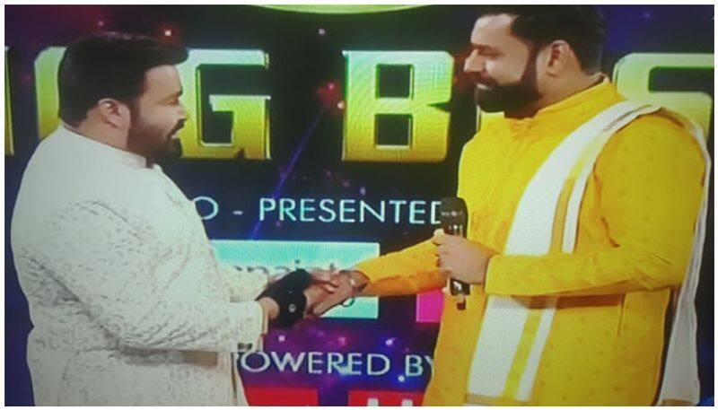 Mohanlal and Pradeep Chandran in bigg boss