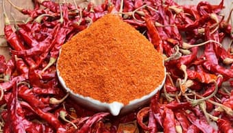 Health Tips: అతిగా కారం తింటున్నారా.. అయితే మీరు ఈ ప్రమాదాన్ని కొని తెచ్చుకుంటున్నట్లే?