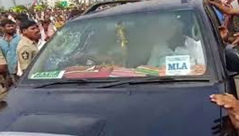 ysrcp macherla mla pinnelli ramakrishna reddy comments after stone pelting on his car